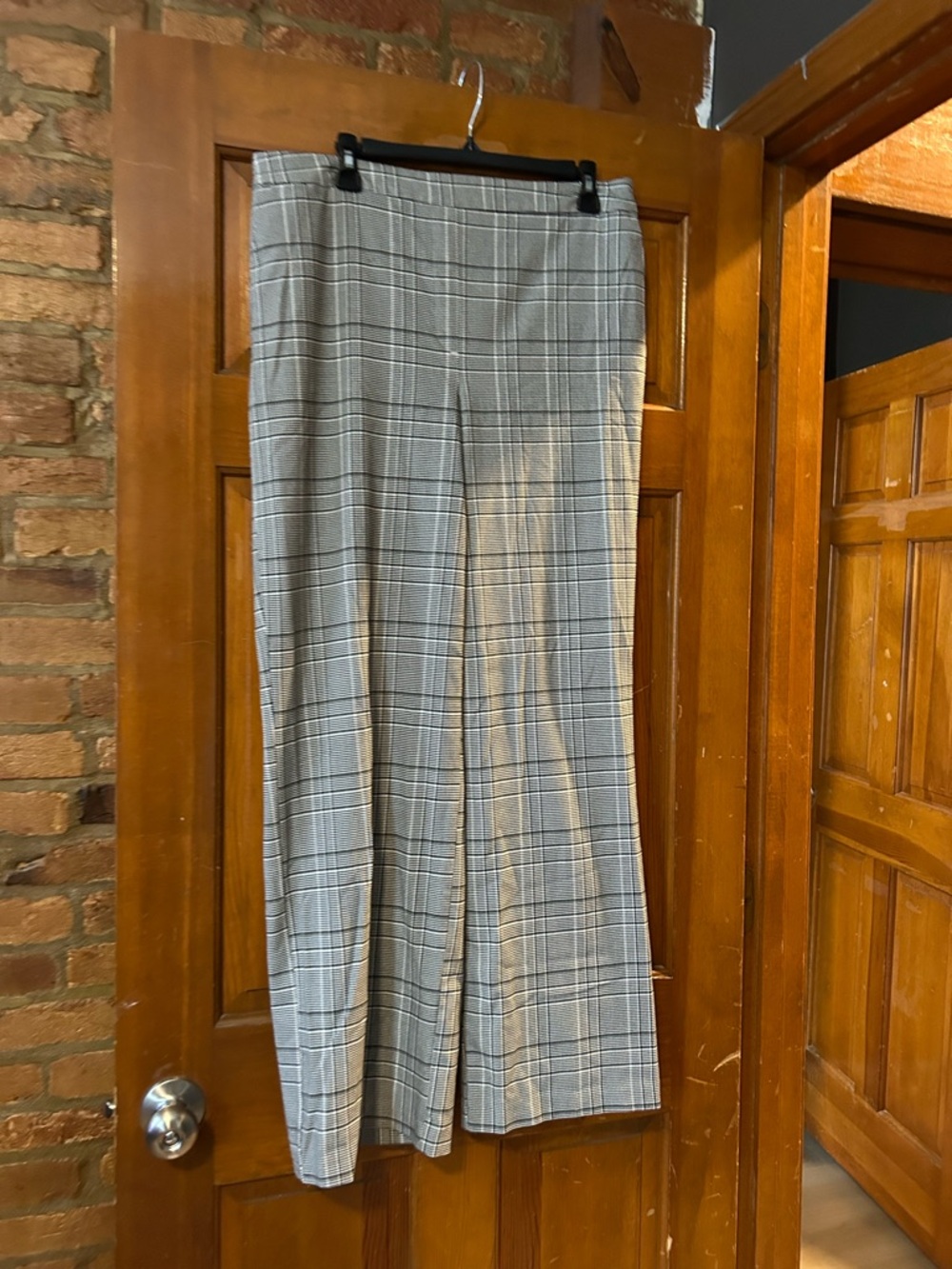 Nicole Miller Plaid Straight-Leg Trousers in Gray